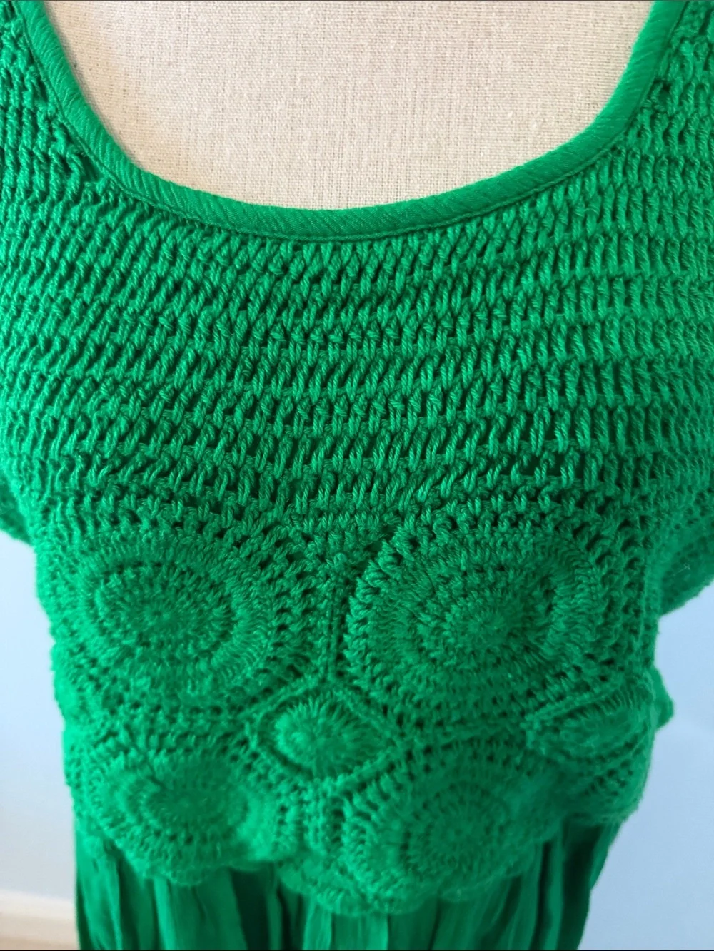 Green Crochet Bodice Sleeveless Midi Dress - Picture 2 of 7